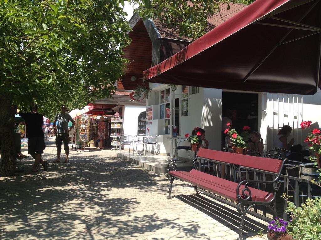 Villa Sa-Lak Balatonszárszó Exterior foto